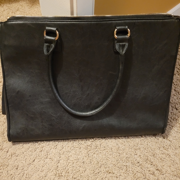 $10 IF PURCHASED WITH ANY OTHER ITEM IN MY CLOSET **Black Large ALDO bag - Picture 2 of 5